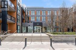 150 SABINA Drive Unit# 402  Oakville, ON L6H 0W3