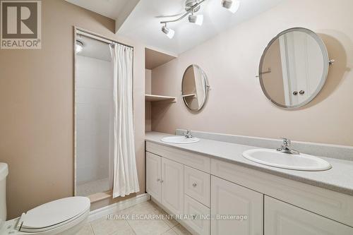 2428 Salcome Drive, Oakville, ON - Indoor Photo Showing Bathroom