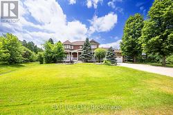 16 AUDUBON WAY  Georgina, ON L0E 1A0