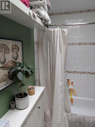 6 Nelles Road N, Welland (Lincoln/Crowland), ON - Indoor Photo Showing Bathroom