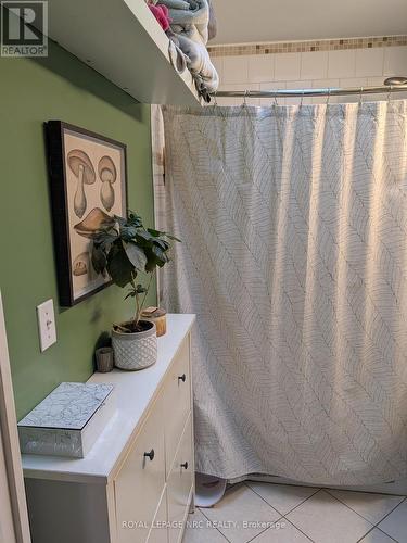 6 Nelles Road N, Welland (Lincoln/Crowland), ON - Indoor