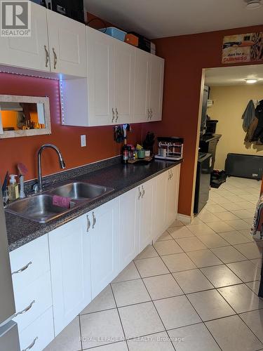 6 Nelles Road N, Welland (Lincoln/Crowland), ON - Indoor Photo Showing Kitchen With Double Sink