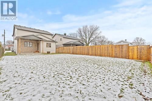 Covered patio w/BBQ hook-up. - 4705 Lee Avenue, Niagara Falls (Ascot), ON - Outdoor