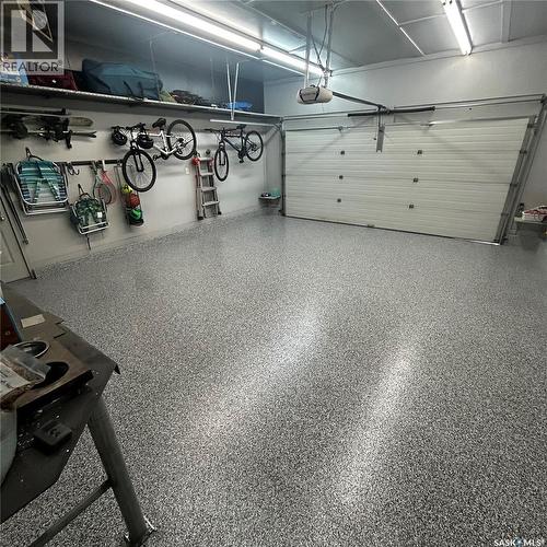 506 Kucey Crescent, Saskatoon, SK - Indoor Photo Showing Garage