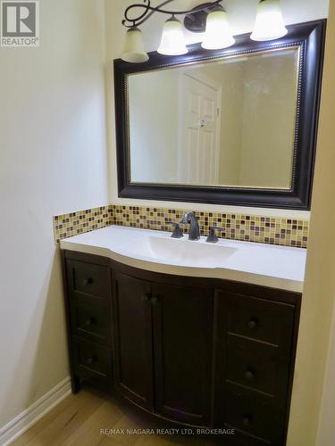 52 Mccormick Street, Welland (Prince Charles), ON - Indoor Photo Showing Bathroom