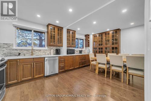 40 Stately Way, Markham, ON - Indoor Photo Showing Kitchen