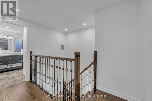 40 Stately Way, Markham, ON - Indoor Photo Showing Other Room