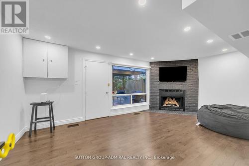 40 Stately Way, Markham, ON - Indoor Photo Showing Living Room With Fireplace