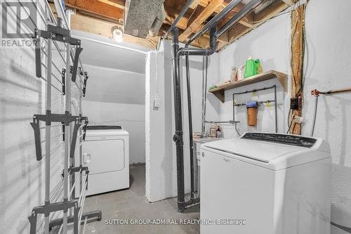 40 Stately Way, Markham, ON - Indoor Photo Showing Laundry Room