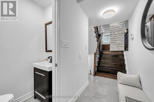 40 Stately Way, Markham, ON - Indoor Photo Showing Other Room