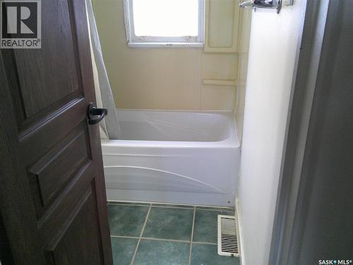1268 Mcintosh Street, Regina, SK - Indoor Photo Showing Bathroom