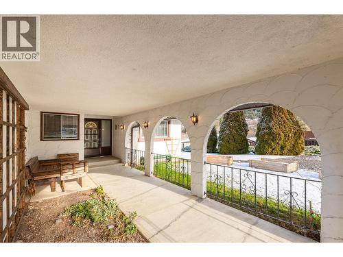 703 11TH Avenue N  Creston, BC V0B 1G4