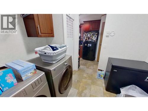 8125 85A Avenue, Fort St. John, BC - Indoor Photo Showing Laundry Room