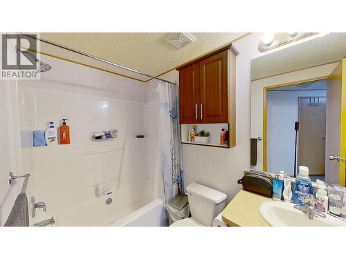 8125 85A Avenue, Fort St. John, BC - Indoor Photo Showing Bathroom