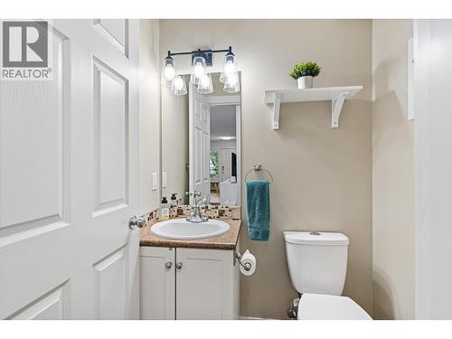 1355 Findlay Road Unit# 128, Kelowna, BC - Indoor Photo Showing Bathroom
