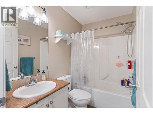 1355 Findlay Road Unit# 128, Kelowna, BC - Indoor Photo Showing Bathroom