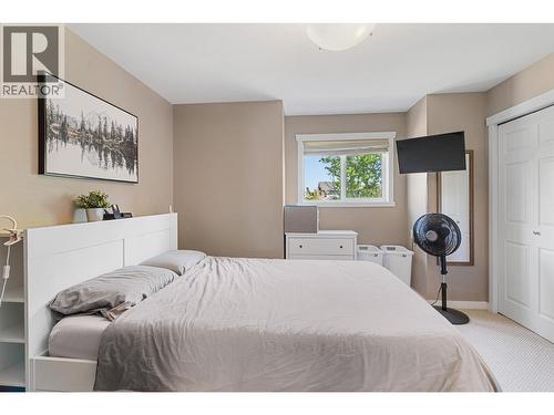 1355 Findlay Road Unit# 128, Kelowna, BC - Indoor Photo Showing Bedroom