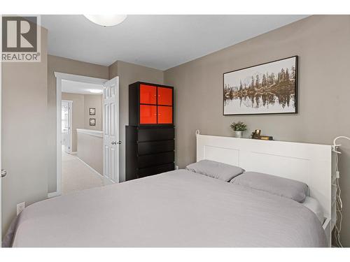 1355 Findlay Road Unit# 128, Kelowna, BC - Indoor Photo Showing Bedroom