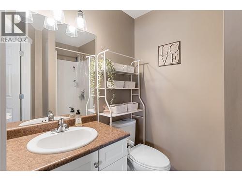 1355 Findlay Road Unit# 128, Kelowna, BC - Indoor Photo Showing Bathroom