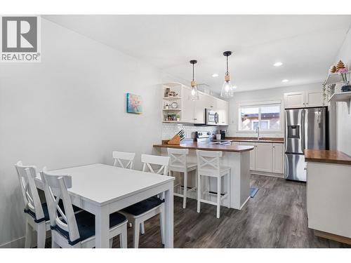 1355 Findlay Road Unit# 128, Kelowna, BC - Indoor Photo Showing Dining Room