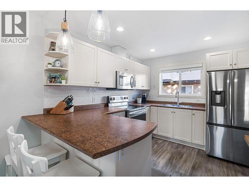 1355 Findlay Road Unit# 128, Kelowna, BC - Indoor Photo Showing Kitchen With Stainless Steel Kitchen With Double Sink
