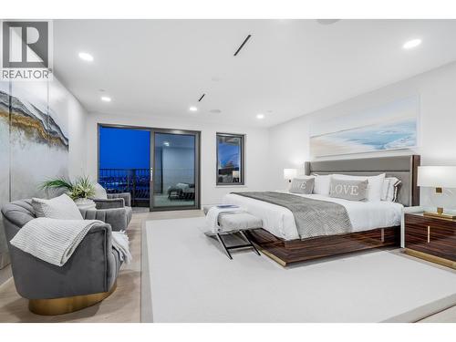 1123 Crestline Road, West Vancouver, BC - Indoor Photo Showing Bedroom
