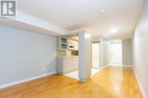 951 - 111 Elizabeth Street, Toronto, ON - Indoor Photo Showing Other Room