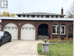 61 MORBANK DRIVE  Toronto, ON M1V 2M1