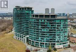 824 - 35 BRIAN PECK CRESCENT  Toronto, ON M4G 0A5