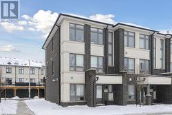 1425 BRADENTON PATH  Oshawa, ON L1K 1G4