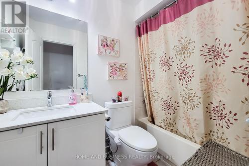 5680 Longboat Avenue, Mississauga, ON - Indoor Photo Showing Bathroom