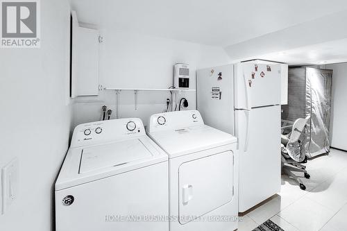 5680 Longboat Avenue, Mississauga, ON - Indoor Photo Showing Laundry Room