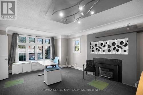 302 Wellington Road, London South (South H), ON 