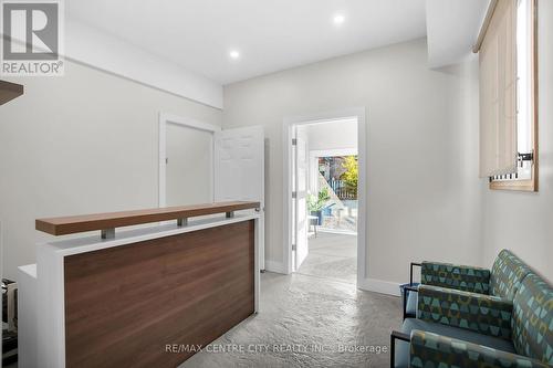 302 Wellington Road, London South (South H), ON 