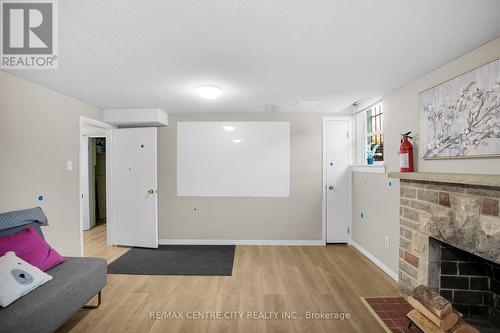 302 Wellington Road, London South (South H), ON 