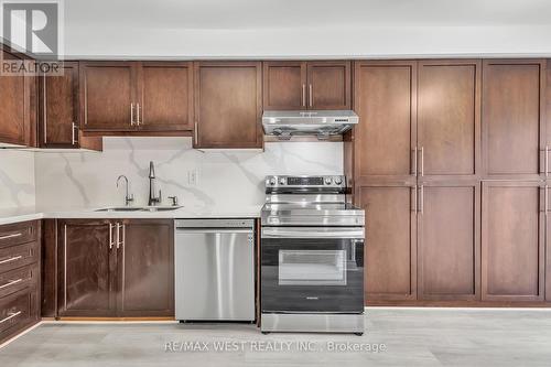3865 Allcroft Road, Mississauga, ON - Indoor Photo Showing Kitchen