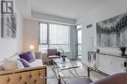 514 - 2800 Keele Street, Toronto, ON - Indoor Photo Showing Living Room