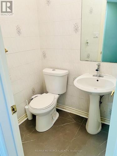 2 Sable Crescent, Whitby, ON - Indoor Photo Showing Bathroom