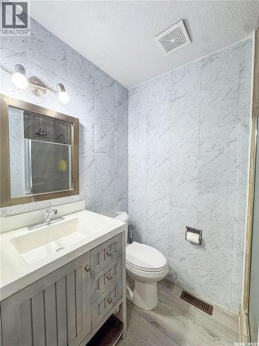 3082 Sherman Drive, Prince Albert, SK - Indoor Photo Showing Bathroom