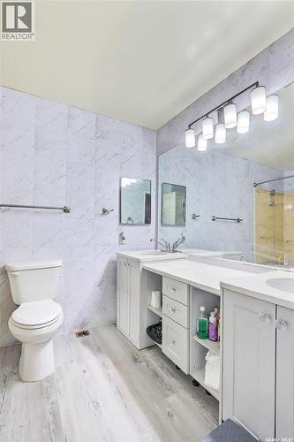 3082 Sherman Drive, Prince Albert, SK - Indoor Photo Showing Bathroom