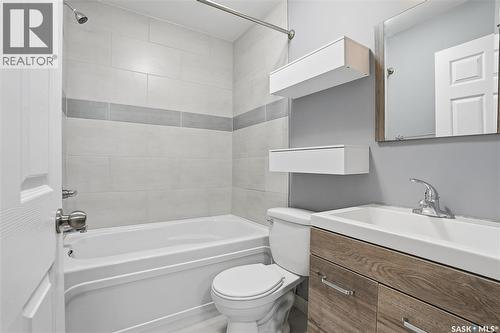 242 Kloppenburg Way, Saskatoon, SK - Indoor Photo Showing Bathroom