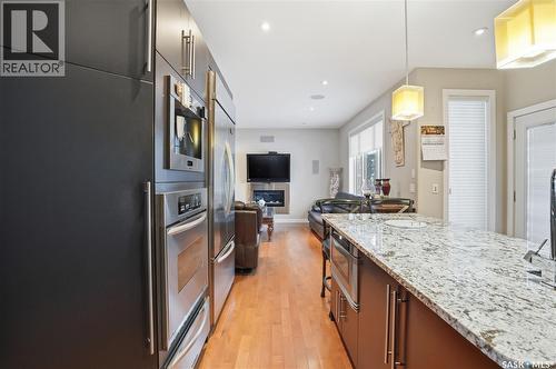 215 Beechwood Crescent, Saskatoon, SK - Indoor Photo Showing Kitchen With Upgraded Kitchen