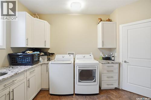 215 Beechwood Crescent, Saskatoon, SK - Indoor Photo Showing Laundry Room