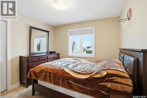 215 Beechwood Crescent, Saskatoon, SK - Indoor Photo Showing Bedroom