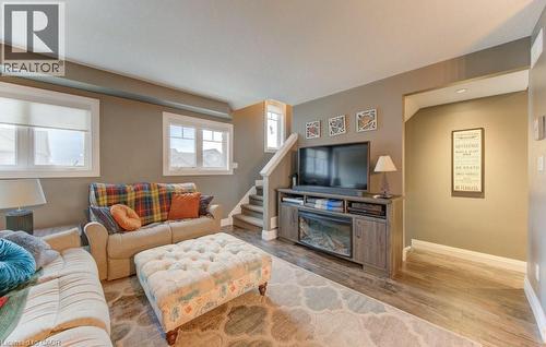 31 Eliza Avenue, Kitchener, ON - Indoor Photo Showing Living Room