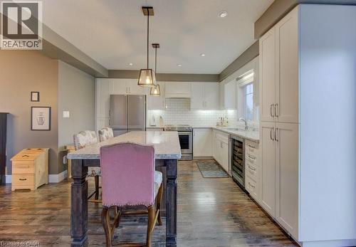 31 Eliza Avenue, Kitchener, ON - Indoor Photo Showing Kitchen With Upgraded Kitchen