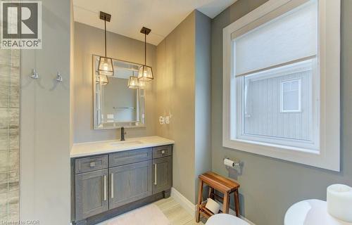 31 Eliza Avenue, Kitchener, ON - Indoor Photo Showing Bathroom