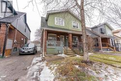 42 HILTZ AVENUE  Toronto, ON M4L 2N5