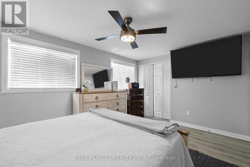 18 - 166 Southdale Road W, London South (South O), ON - Indoor Photo Showing Bedroom