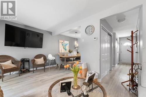 18 - 166 Southdale Road W, London South (South O), ON - Indoor